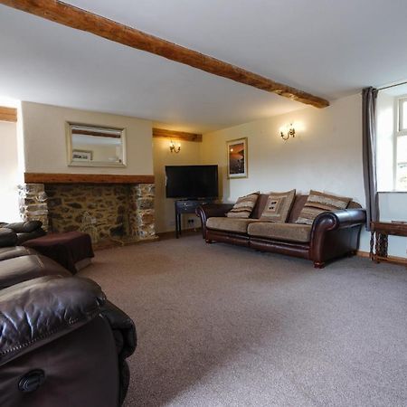 הוילה בקסטון Hulmes Vale House - Sleeps 14 - Peak District מראה חיצוני תמונה