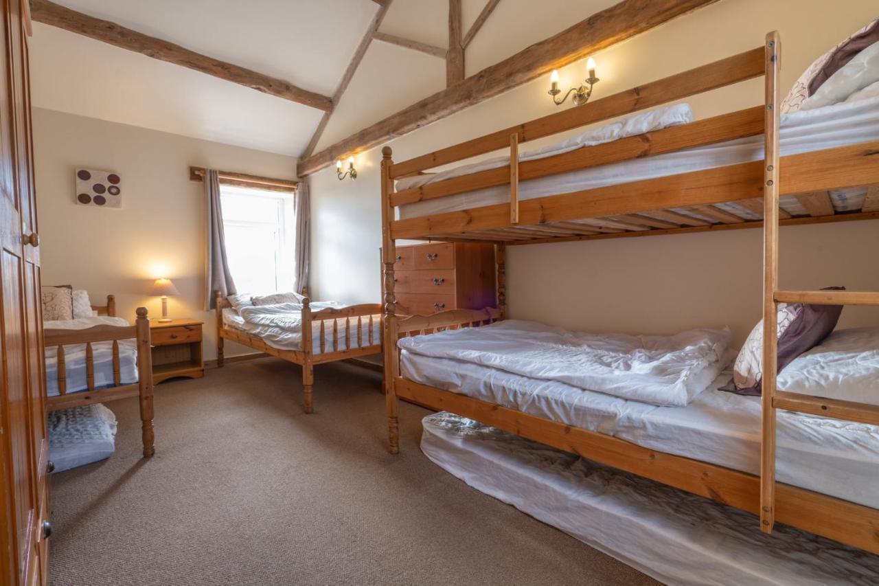 הוילה בקסטון Hulmes Vale House - Sleeps 14 - Peak District מראה חיצוני תמונה
